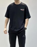 BALENCIAGA(バレンシアガ)偽物定番 コーラ波プリントラウンドネック半袖Tシャツ激安通販