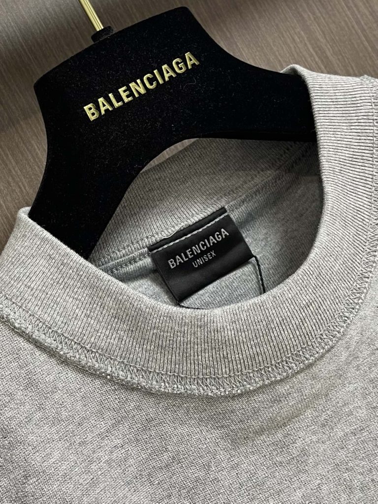 BALENCIAGA(バレンシアガ)XEVAYスーパーコピーコラボ 刺繍 ラウンドネック半袖Tシャツ