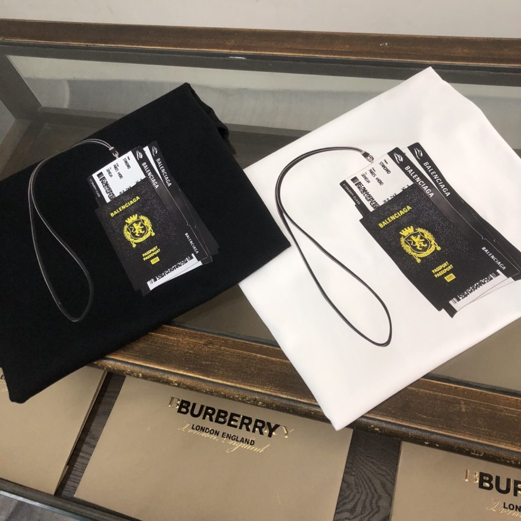 BALENCIAGA(バレンシアガ)2024春夏新作 n級品 プリント カップルモデル半袖Tシャツ