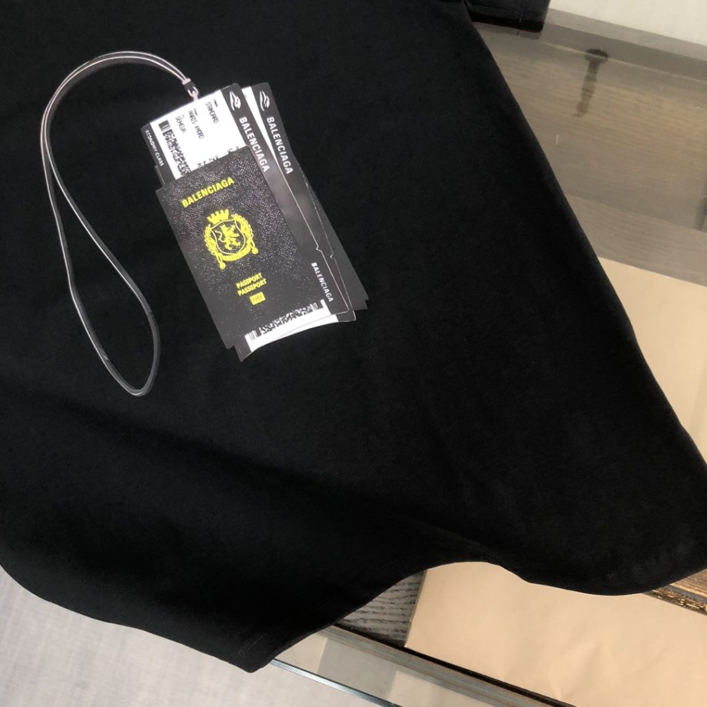 BALENCIAGA(バレンシアガ)2024春夏新作 n級品 プリント カップルモデル半袖Tシャツ