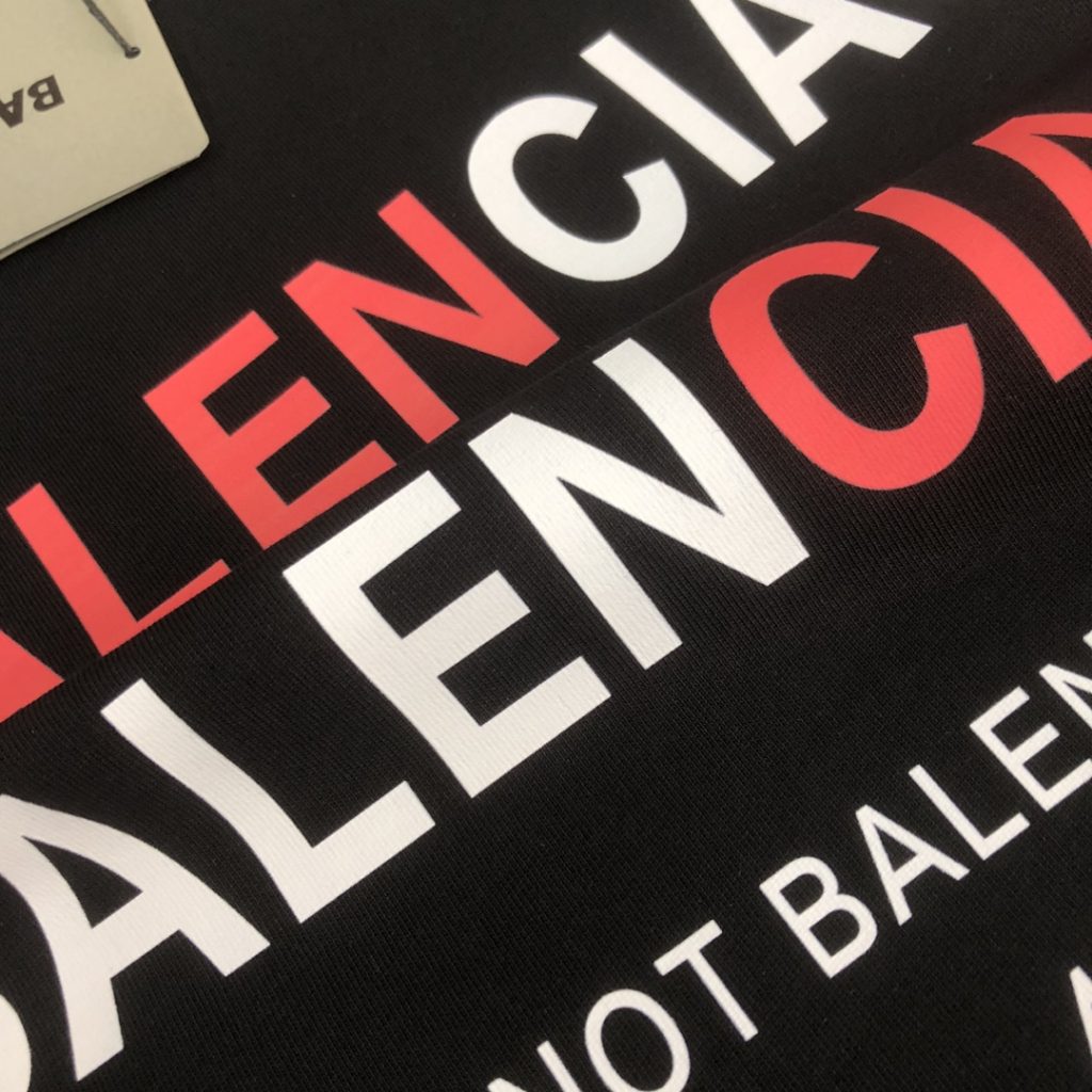 BALENCIAGA(バレンシアガ)2024春夏新作 コピー プリント アルファベット カップルモデル半袖Tシャツ