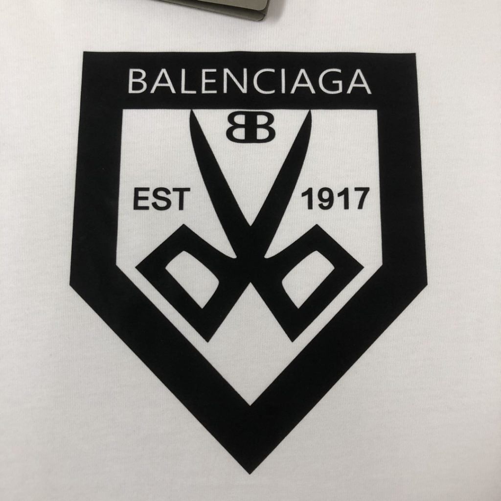 BALENCIAGA(バレンシアガ)2024新作 スーパーコピー ハサミプリントラウンドネック半袖Tシャツ男女兼用