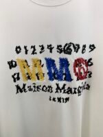 BALENCIAGA(バレンシアガ)2024春夏新作 スーパーコピー カラフルな太糸刺繍半袖Tシャツ