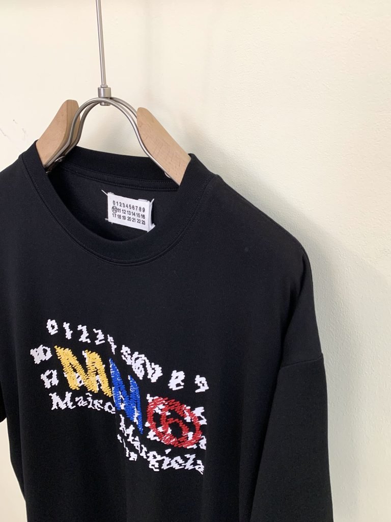 BALENCIAGA(バレンシアガ)2024春夏新作 スーパーコピー カラフルな太糸刺繍半袖Tシャツ