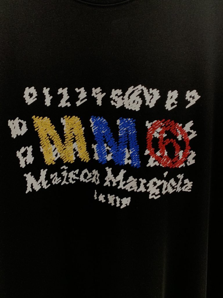 BALENCIAGA(バレンシアガ)2024春夏新作 スーパーコピー カラフルな太糸刺繍半袖Tシャツ
