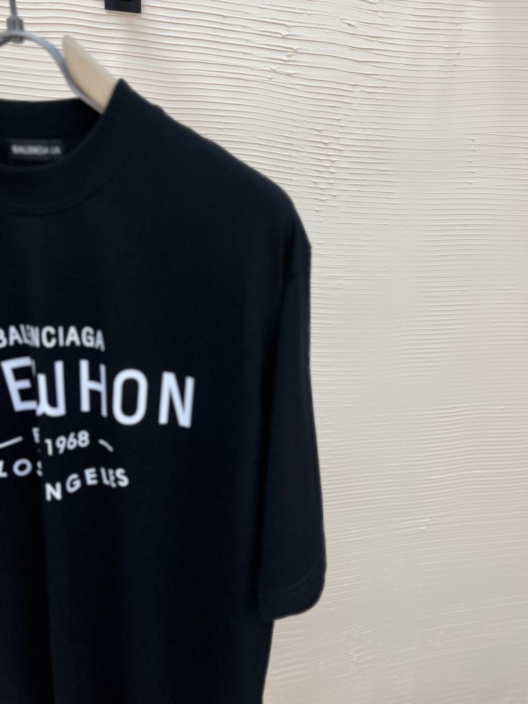BALENCIAGA(バレンシアガ)2024新作 コピー アルファベットカップルモデル半袖Tシャツ