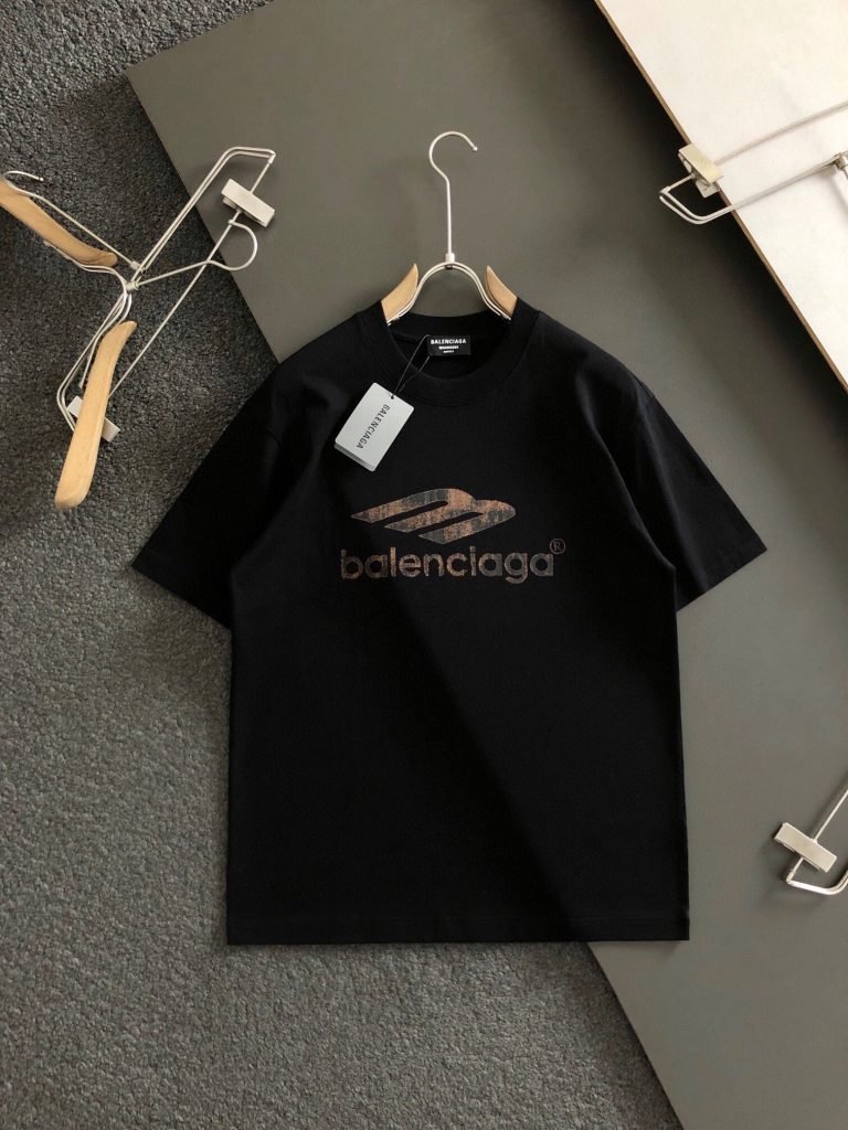 BALENCIAGA(バレンシアガ) 定番 コピー プリント ロゴ半袖Tシャツ 男女兼用