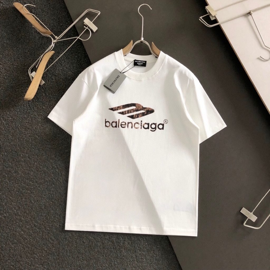 BALENCIAGA(バレンシアガ) 定番 コピー プリント ロゴ半袖Tシャツ 男女兼用