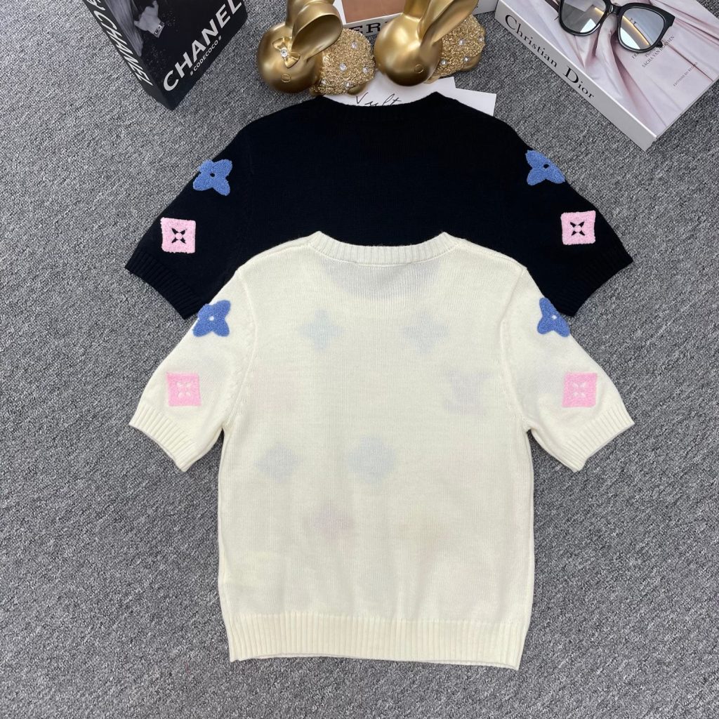 LOUIS VUITTON(ルイヴィトン)芸能人カラーロゴフラワー刺繍ウール半袖コピー