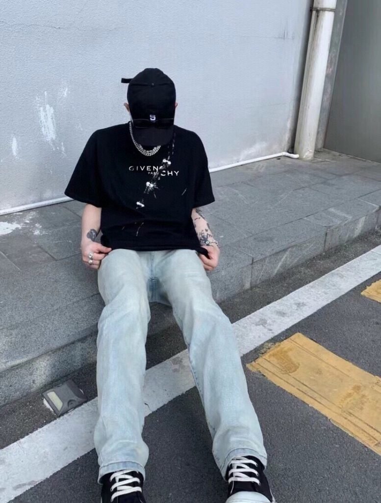 GIVENCHY(ジバンシイ)芸能人アルファベット視覚トラップ効果半袖n級品