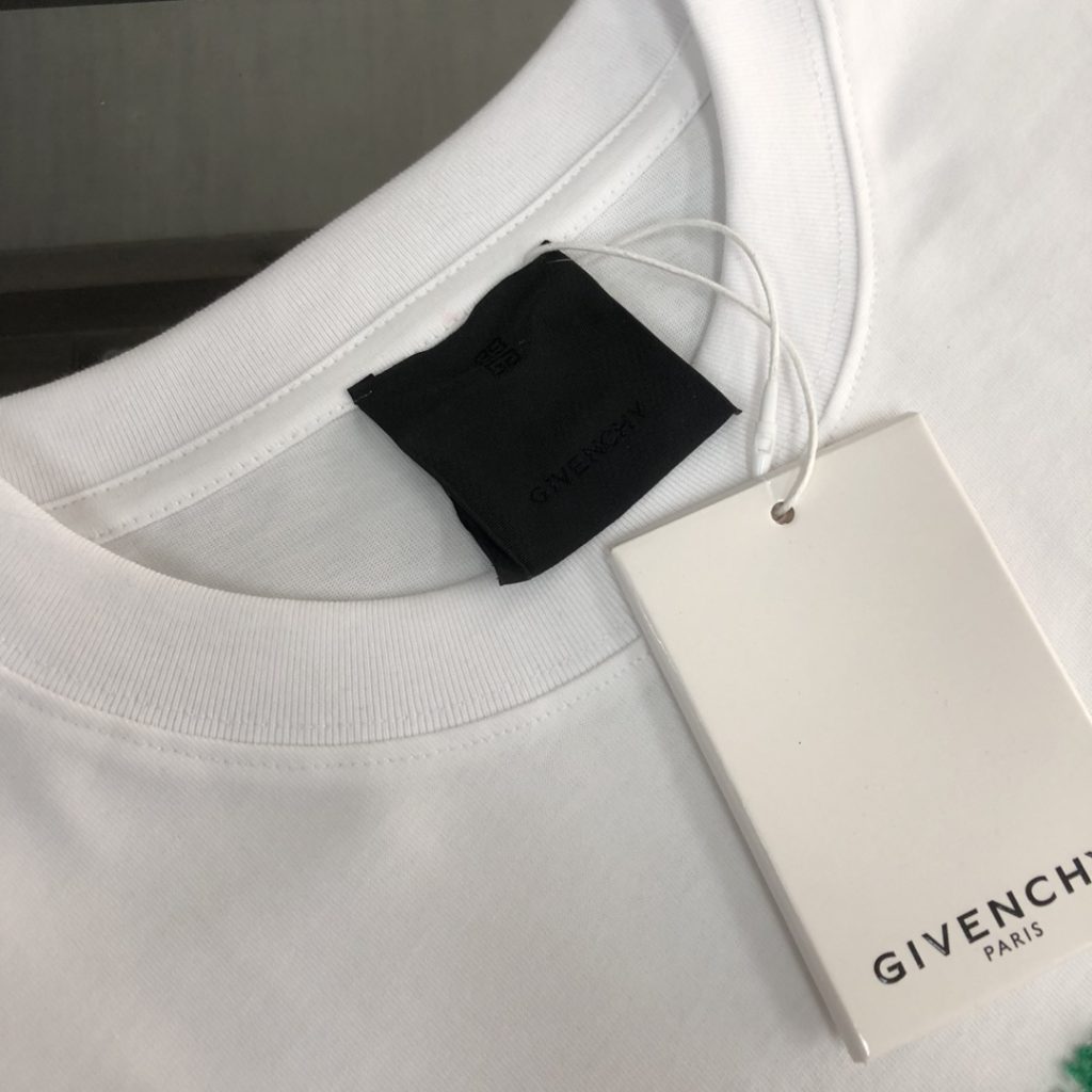 GIVENCHY(ジバンシイ)偽物アルファベット刺繍オシャレでカジュアルな半袖Tシャツ激安通販