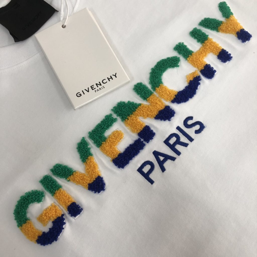 GIVENCHY(ジバンシイ)偽物アルファベット刺繍オシャレでカジュアルな半袖Tシャツ激安通販