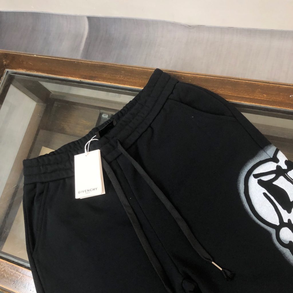 GIVENCHY(ジバンシイ)最新作プリントキャラクター柄カジュアルショートパンツ