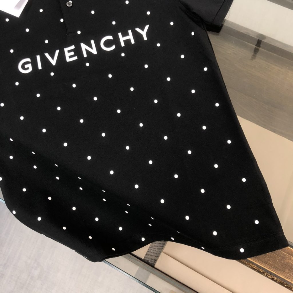 GIVENCHY(ジバンシイ)2024芸能人の春夏新作n級品半袖の折り襟 ｐｏｌｏシャツＴシャツ通販
