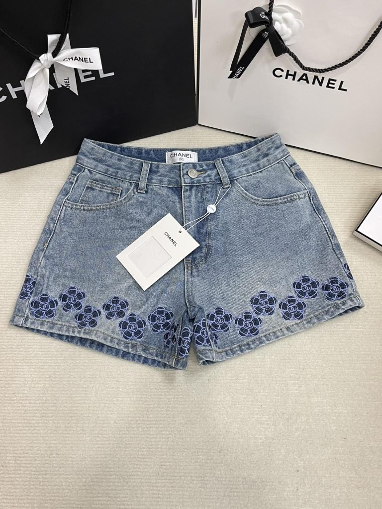 CHANEL（シャネル）激安販売 アイキャッチ ファッション コピー 刺繍logo デニムショートパンツ