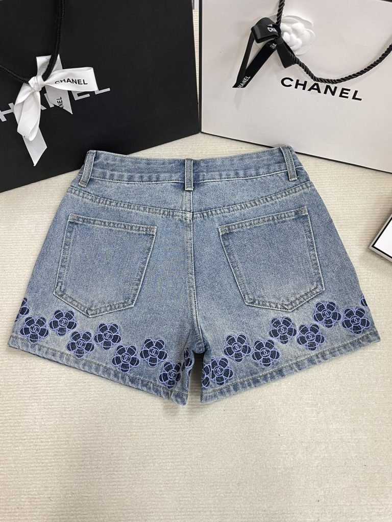 CHANEL（シャネル）激安販売     アイキャッチ ファッション コピー   刺繍logo デニムショートパンツ