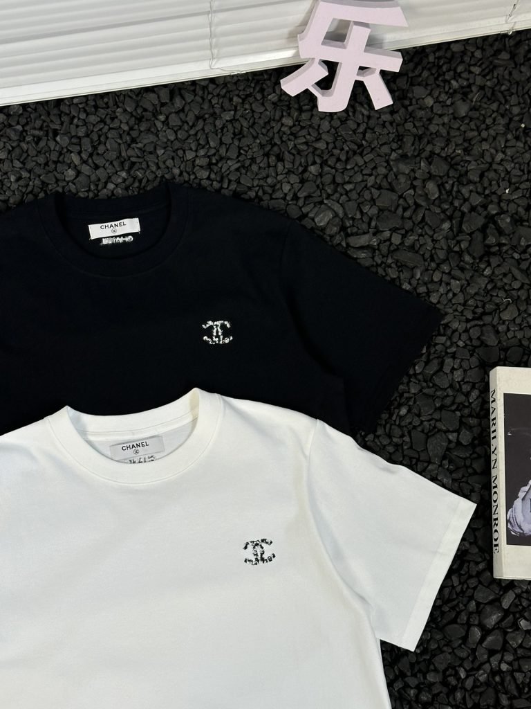 CHANEL（シャネル） 業界最高い品質   スーパーコピー  シンプルなスタイルロゴプリントカジュアルカップル半袖Tシャツ