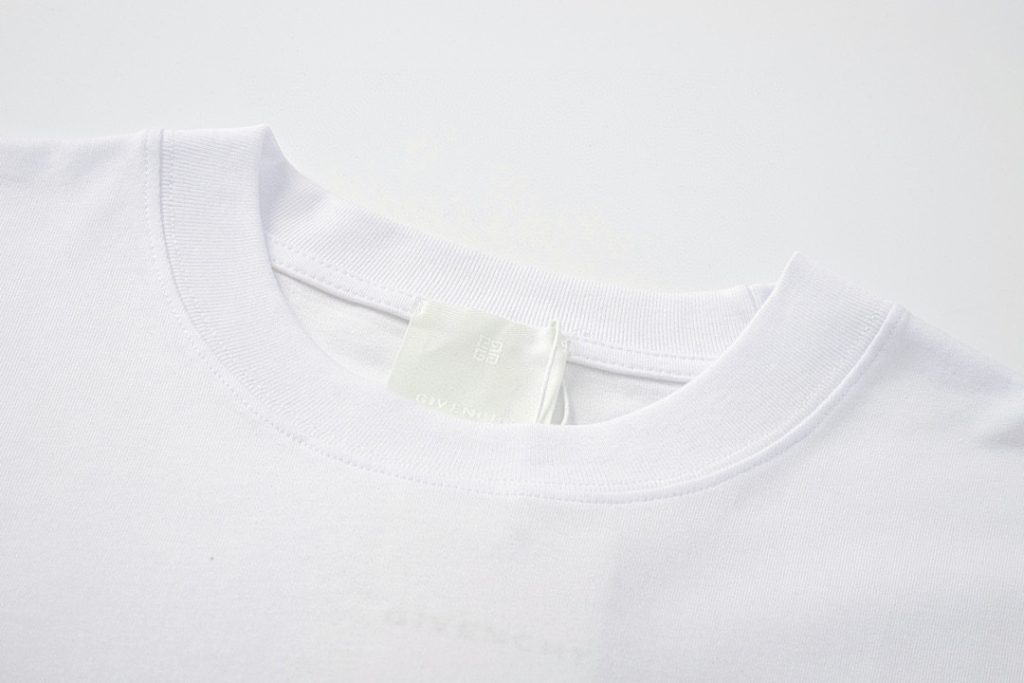 GIVENCHY(ジバンシイ) スーパーコピー 業界最高い品質  アルファベット刺繍半袖Tシャツ