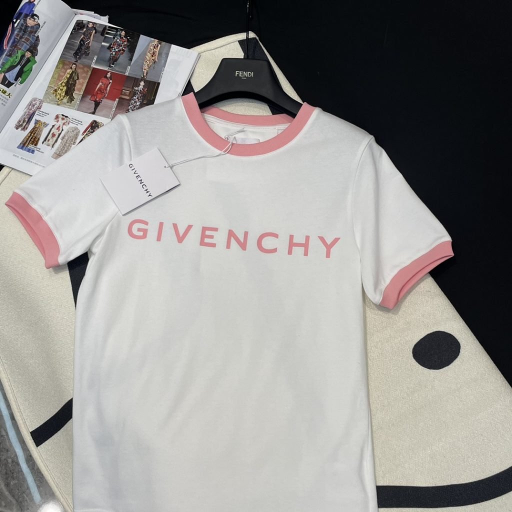 GIVENCHY(ジバンシイ)  業界最高い品質  スーパーコピー シンプルスタイル桜ピンクカジュアル半袖Tシャツ