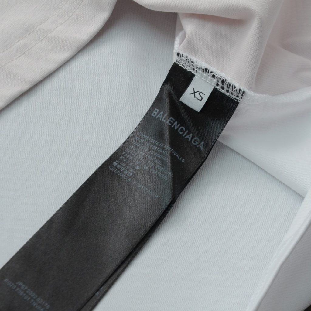 BALENCIAGA(バレンシアガ ) 偽物 アルファベット刺繍両面着用半袖 通販