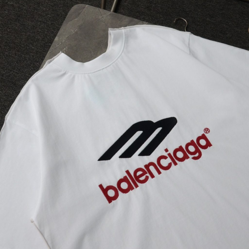 BALENCIAGA(バレンシアガ ) 偽物 アルファベット刺繍両面着用半袖 通販