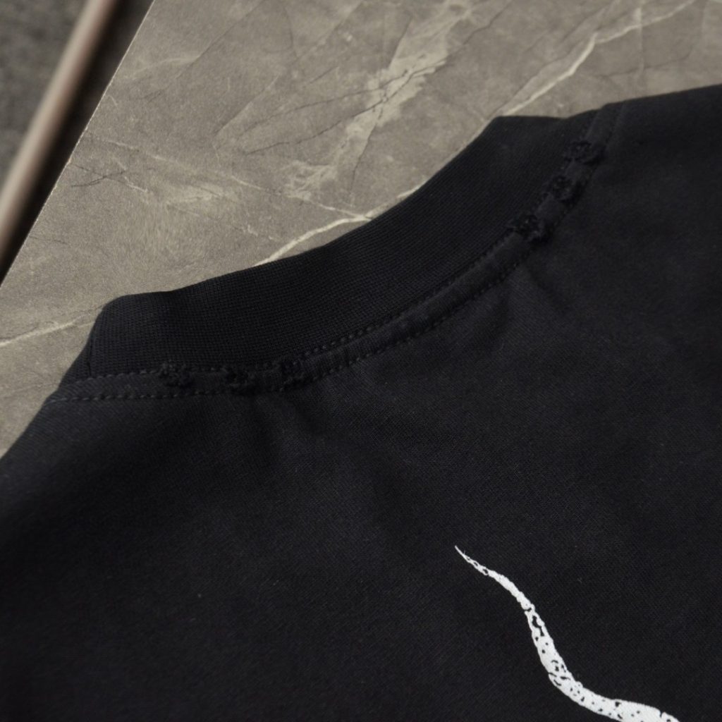 BALENCIAGA(バレンシアガ) 新作 偽物 火餡アルファベットプリントロゴ半袖 通販 