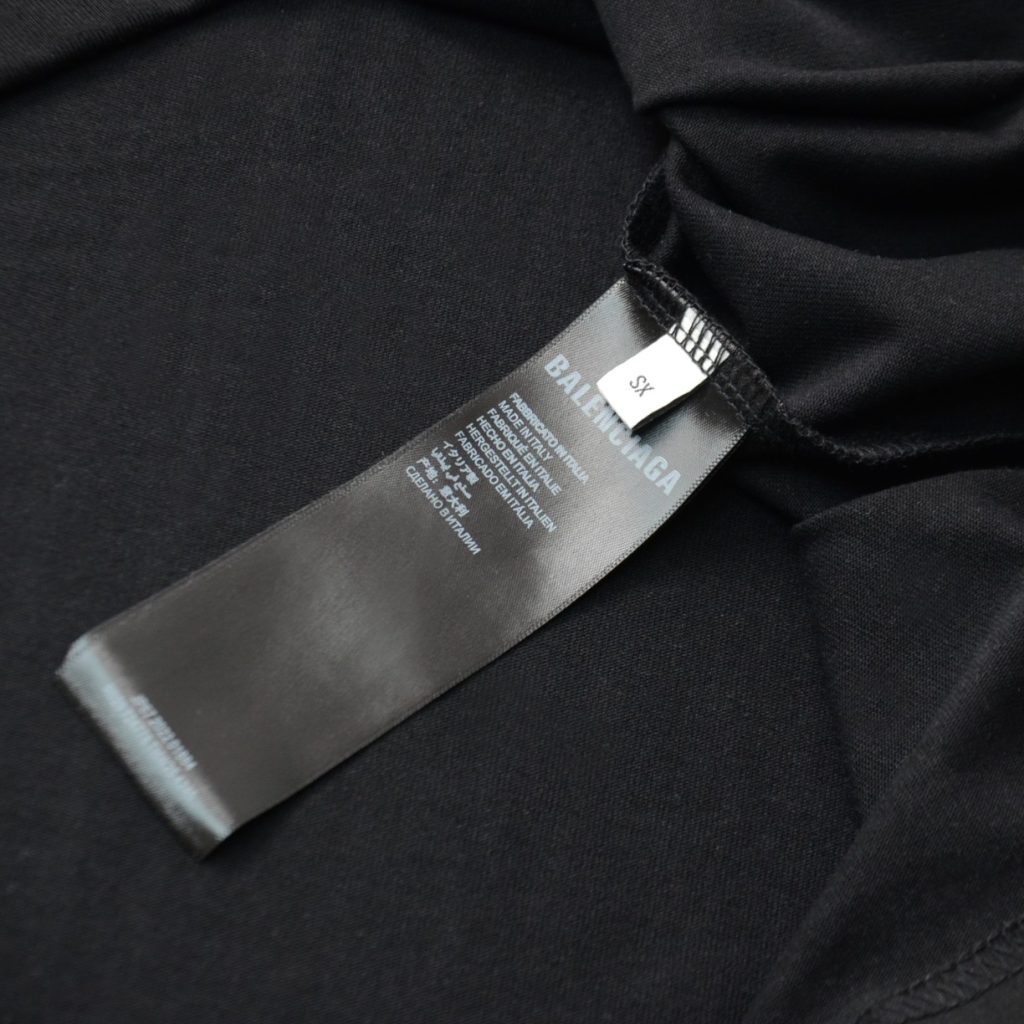 BALENCIAGA(バレンシアガ) n級品 定番ボタンプリントラウンドネック半袖Tシャツ 通販