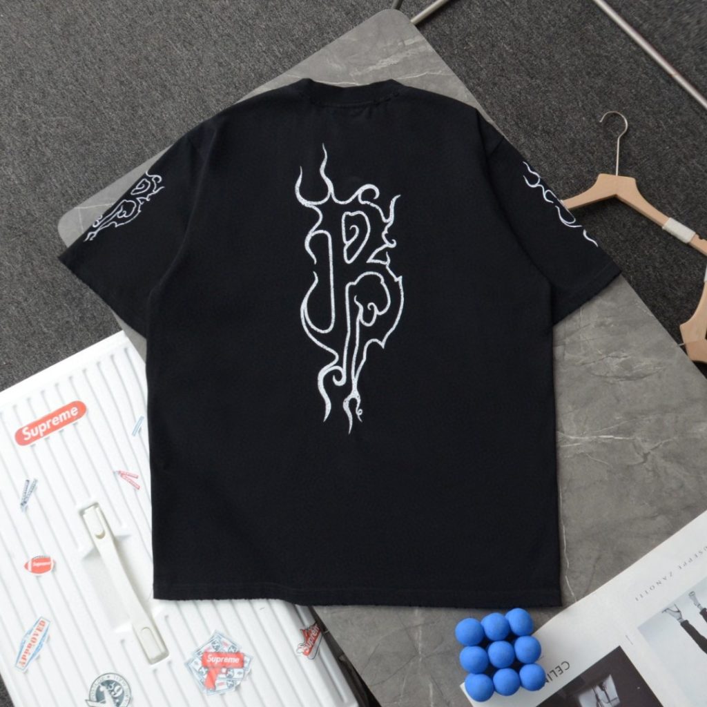 BALENCIAGA(バレンシアガ) 新作 偽物 火餡アルファベットプリントロゴ半袖 通販 