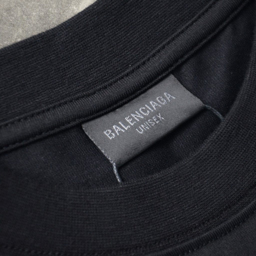 BALENCIAGA(バレンシアガ) n級品 定番ボタンプリントラウンドネック半袖Tシャツ 通販