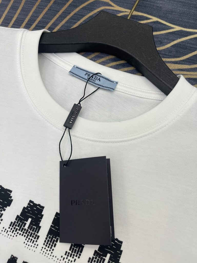 PRADA(プラダ) 新作 激安販売 コピー プリントロゴラウンドネック半袖Tシャツ|スーパーコピーn級優良店 4 PRADA(プラダ) 新作 激安販売 コピー プリントロゴラウンドネック半袖Tシャツ