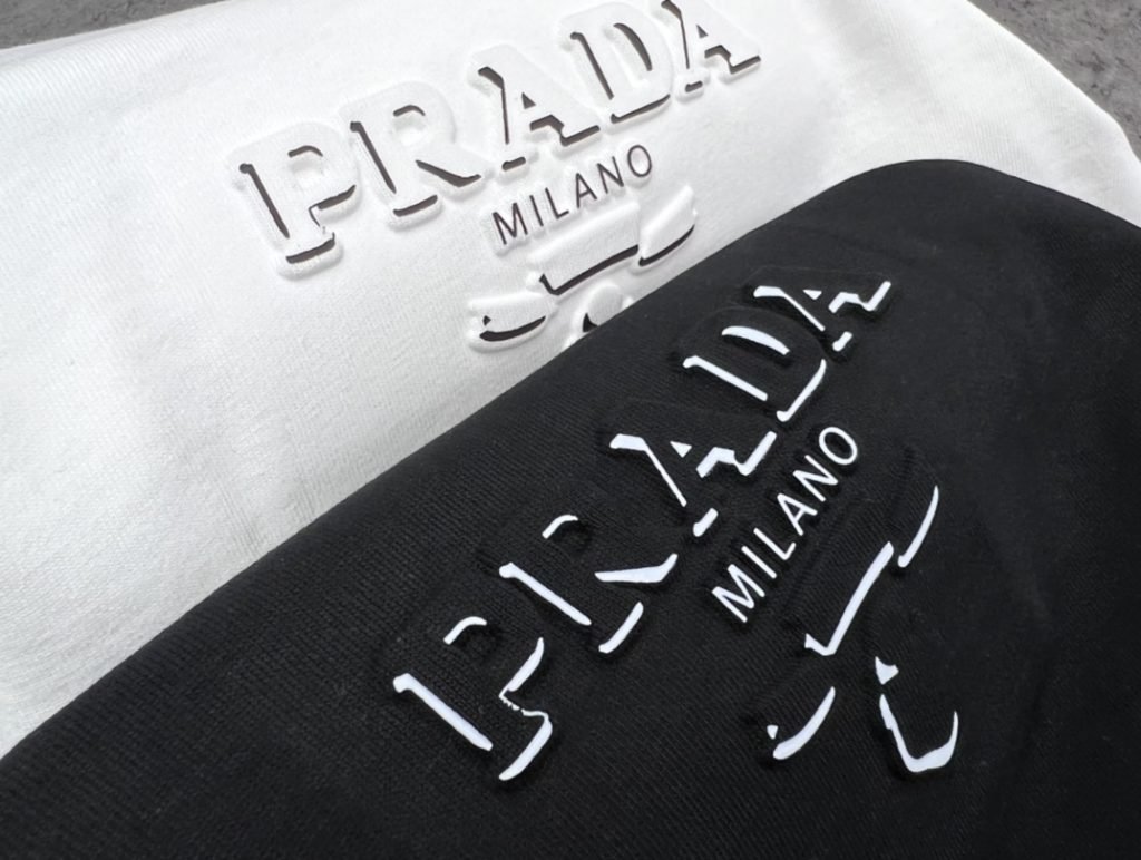  PRADA(プラダ) コピー 激安販売 プリントロゴカジュアル半袖Tシャツ