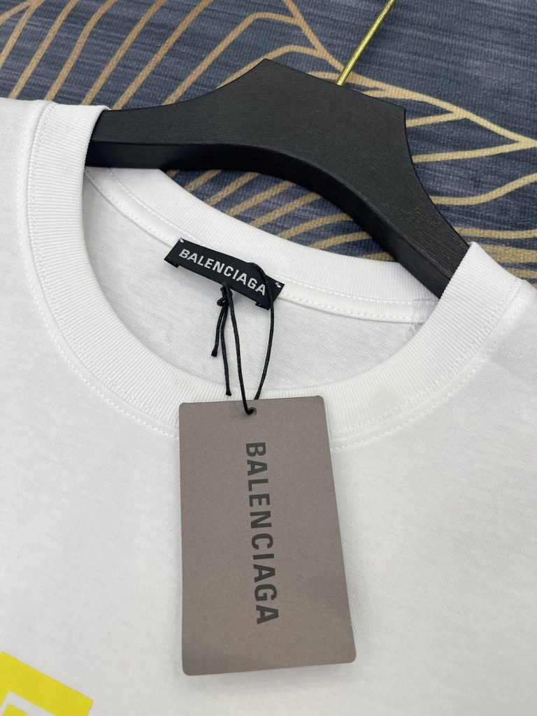 BALENCIAGA(バレンシアガ)  2024春夏新作 激安販売 n級品 アルファベットロゴラウンドネック半袖Tシャツ