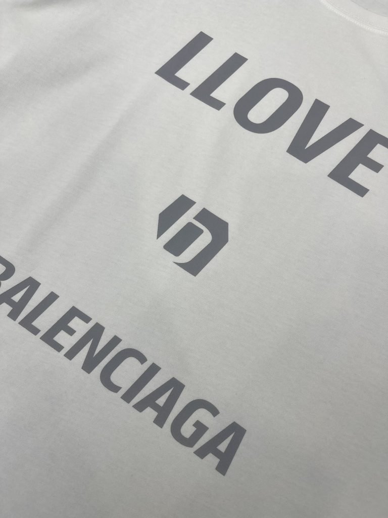 BALENCIAGA(バレンシアガ)  超綺麗2024新作 偽物 アルファベットロゴラウンドネック半袖Tシャツ 激安通販