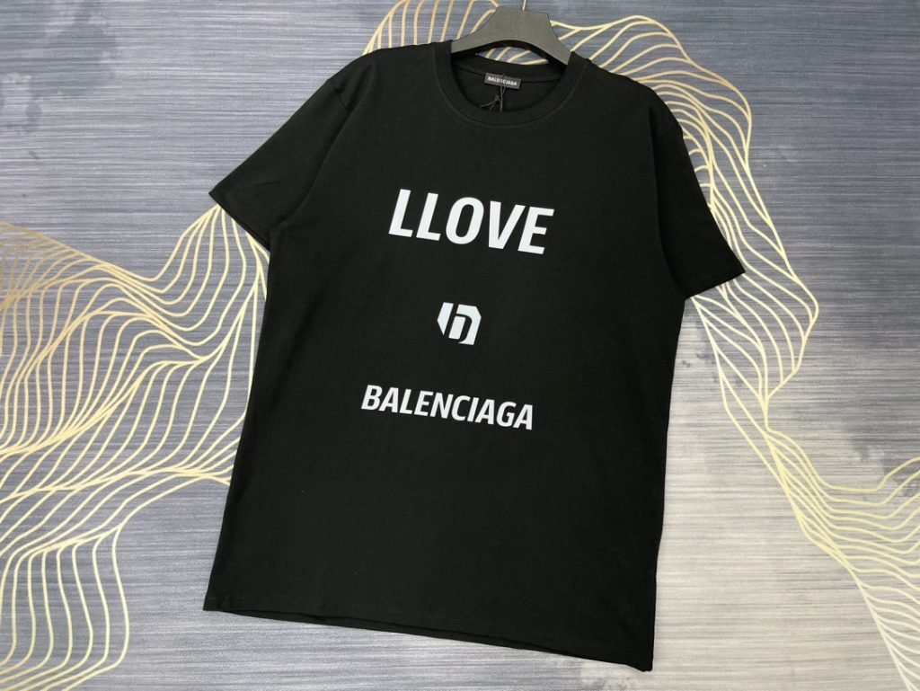 BALENCIAGA(バレンシアガ)  超綺麗2024新作 偽物 アルファベットロゴラウンドネック半袖Tシャツ 激安通販