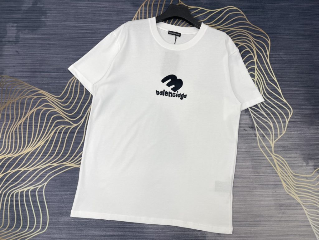 BALENCIAGA(バレンシアガ) コピー トレンド流行春夏新作ロゴラウンドネック半袖Tシャツ