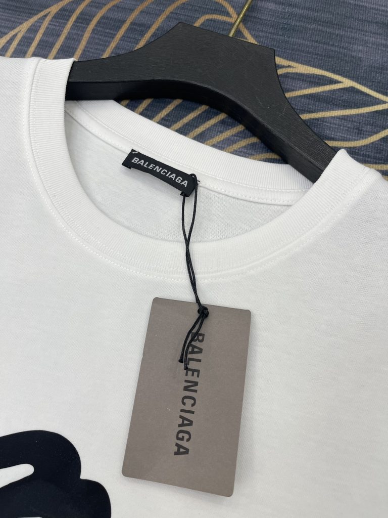 BALENCIAGA(バレンシアガ) コピー トレンド流行春夏新作ロゴラウンドネック半袖Tシャツ