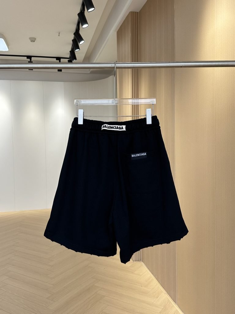  BALENCIAGA(バレンシアガ) 激安販売 新作 コピー 刺繍ダメージ加工カジュアルショートパンツ