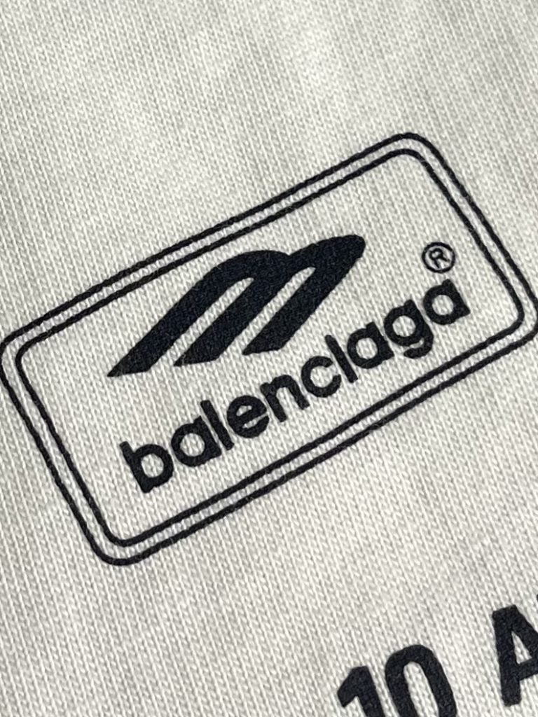 BALENCIAGA(バレンシアガ) 芸能人  スーパーコピー プリント丸首トレンドカジュアル半袖Tシャツ