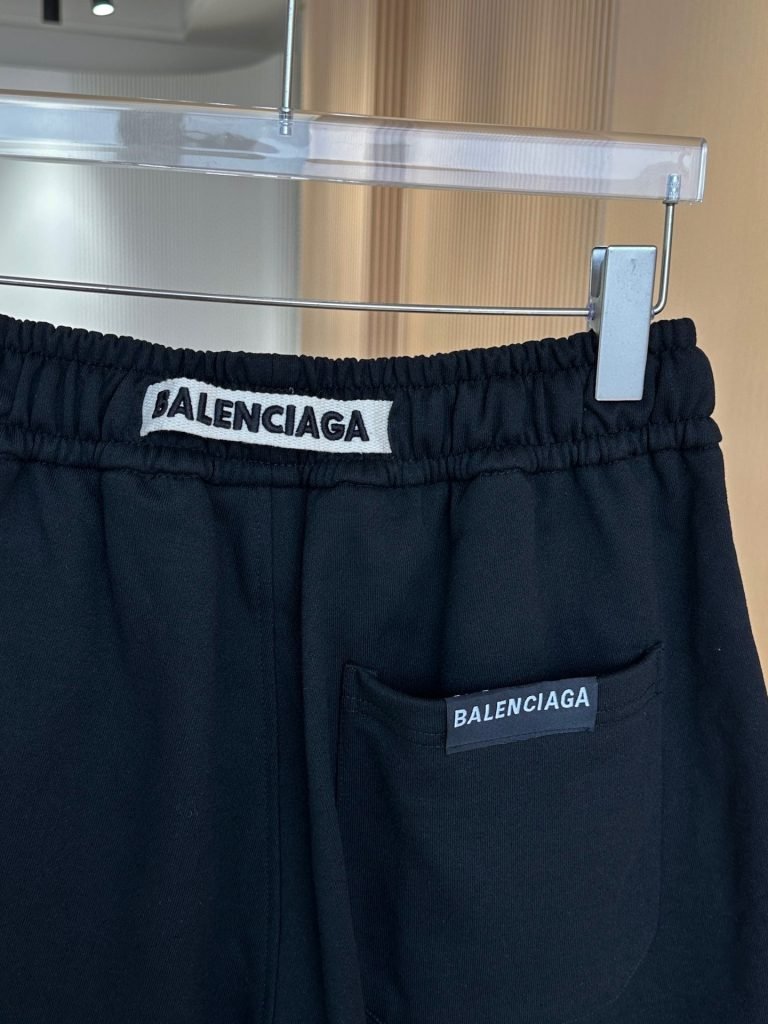  BALENCIAGA(バレンシアガ) 激安販売 新作 コピー 刺繍ダメージ加工カジュアルショートパンツ