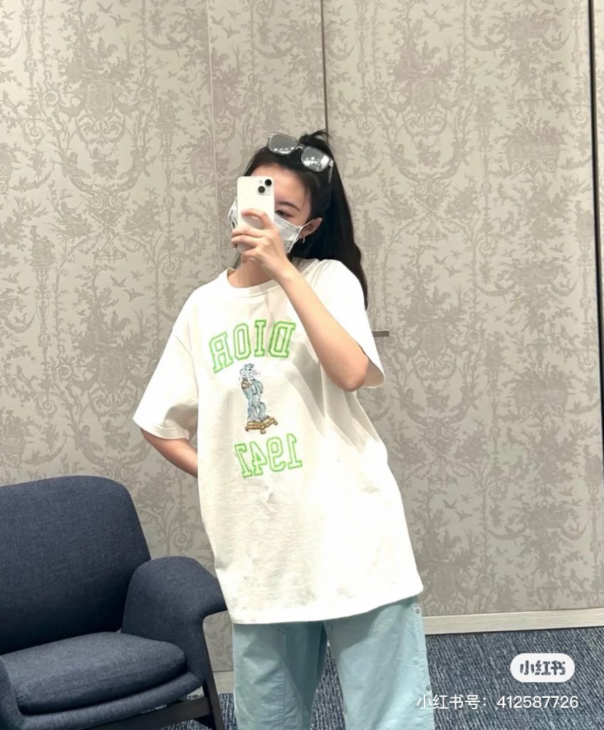 Dior (ディオール) 2024春夏新作 芸能人コピー  アルファベットLOGOプリントカジュアルTシャツ