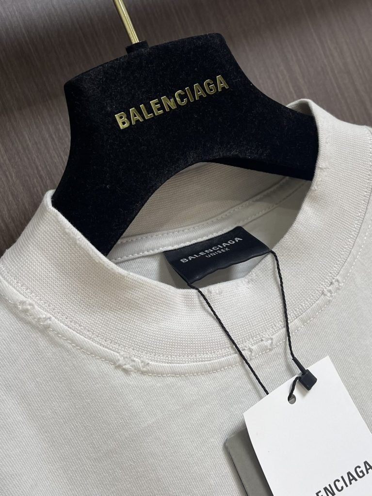 BALENCIAGA(バレンシアガ) 芸能人  スーパーコピー プリント丸首トレンドカジュアル半袖Tシャツ