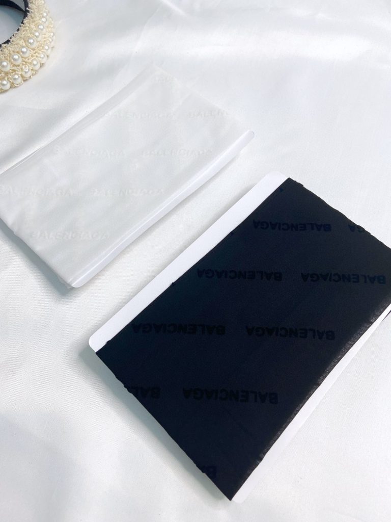 BALENCIAGA(バレンシアガ) 定番フロッキング アルファベット柄ストッキング 