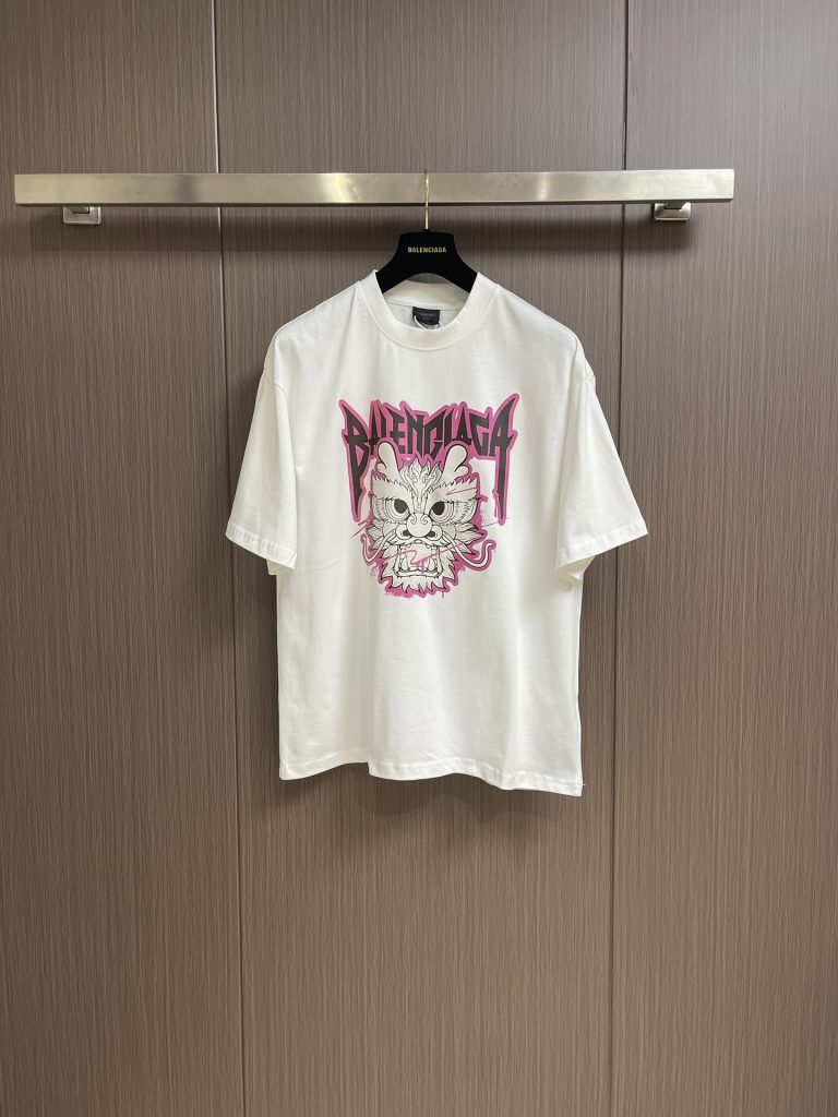 BALENCIAGA(バレンシアガ) 龍年限定 入手困難 業界最高い品質 コピー 新作半袖Tシャツ