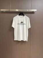 BALENCIAGA(バレンシアガ) 入手困難 ファッション スーパーコピー プリントロゴ半袖Tシャツ