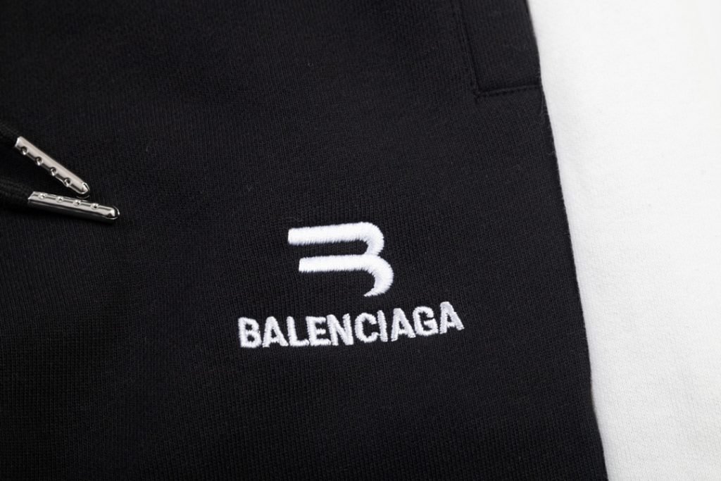 BALENCIAGA（バレンシアガ）コピー 激安販売 人気バカ売れタイプロゴ刺繍カジュアルショートパンツ量