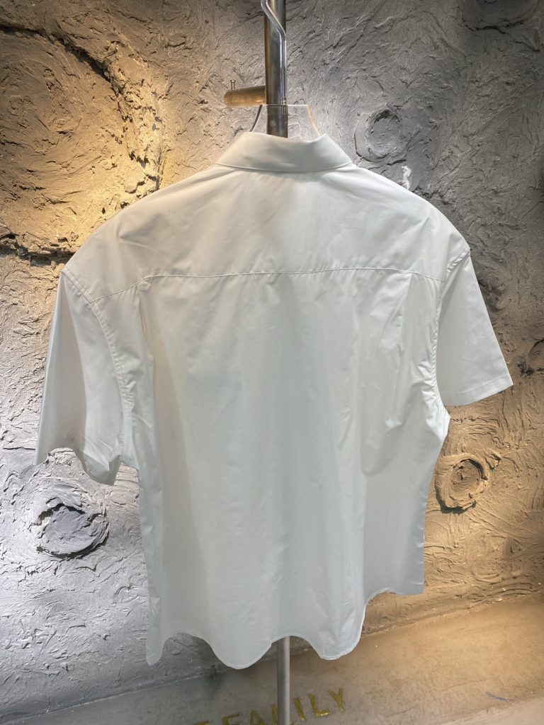人気バカ売れ商品  バレンシアガ スーパーコピー 刺繍カジュアルシャツ半袖 
