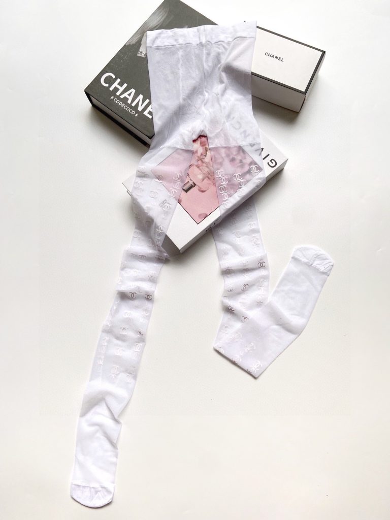 シャネル コピー 人気アルファベットプリントストッキング