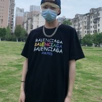 入手困難 バレンシアガ偽物 スケッチプリント半袖ペアTシャツ