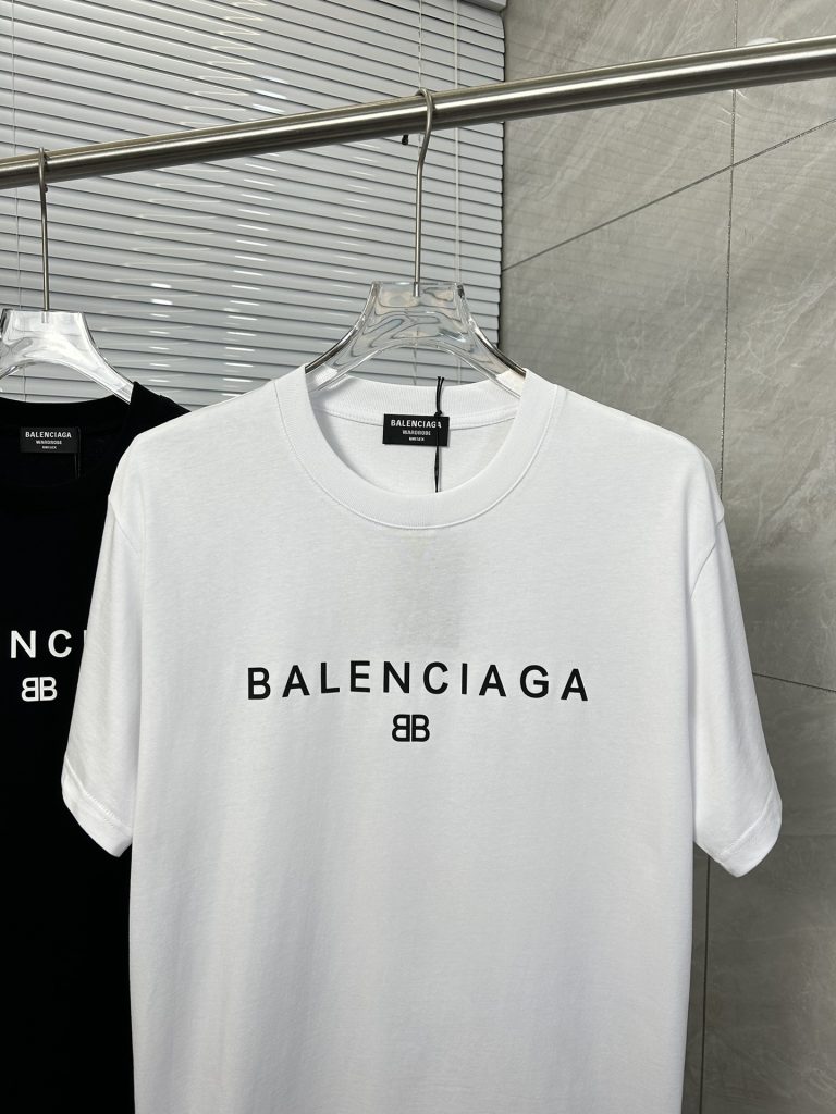 業界最高い品質  バレンシアガ スーパーコピー アルファベットロゴプリントカジュアルTシャツ
