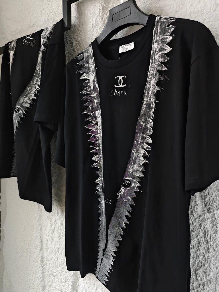 新作 激安販売 スーパーコピー シャネル半袖Tシャツ手描きカーディガンスタイル